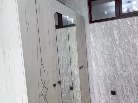 3-комн. новостройка - м. 28 мая - 100 м²