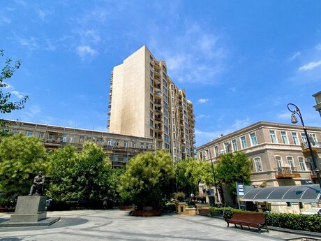 5-комн. новостройка - м. Ичеришехер - 250 м²