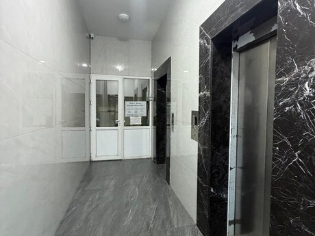 3-комн. новостройка - м. Элмляр Академиясы - 156 м²
