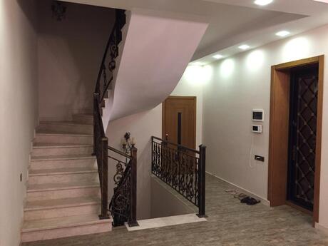 7 otaqlı həyət evi/bağ evi - Mərdəkan q. - 250 m²