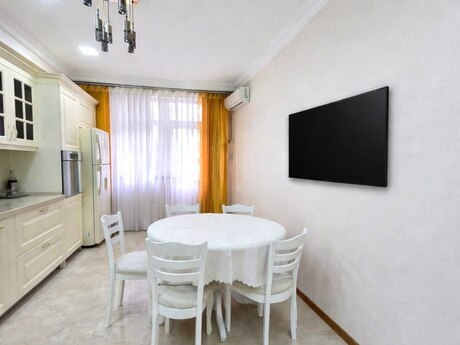4 otaqlı yeni tikili - Şah İsmayıl Xətai m. - 120 m²