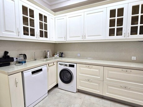 4 otaqlı yeni tikili - Şah İsmayıl Xətai m. - 120 m²