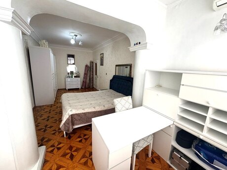 3-комн. вторичка - м. Низами - 65 м²