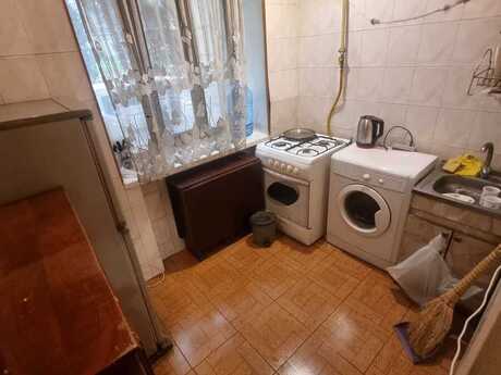 2-комн. вторичка - м. Иншаатчылар - 45 м²