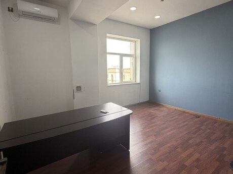 4-комн. офис - м. Нариман Нариманов - 140 м²