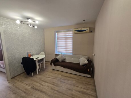 2 otaqlı köhnə tikili - Gənclik m. - 50 m²