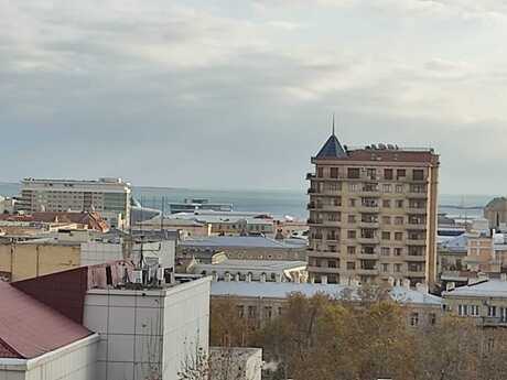 5 otaqlı mənzil, 220 m², 28 May: 660 000 ₼ 5