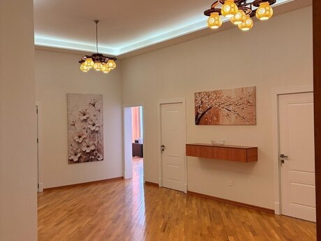 4-комн. новостройка - м. Низами - 220 м²