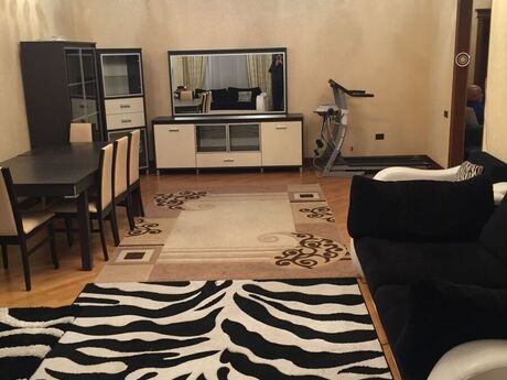 4-комн. новостройка - м. Элмляр Академиясы - 200 м²