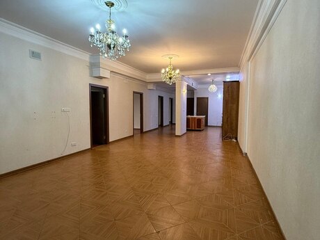 5 otaqlı yeni tikili - 28 May m. - 175 m²