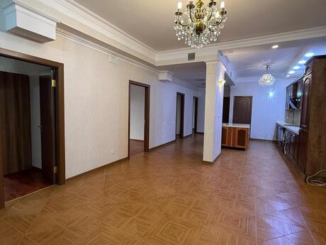 5 otaqlı yeni tikili - 28 May m. - 175 m²