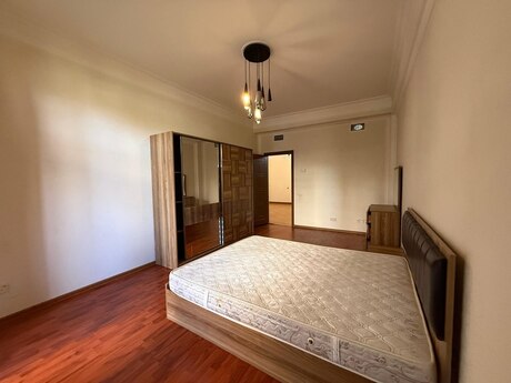 5 otaqlı yeni tikili - 28 May m. - 175 m²