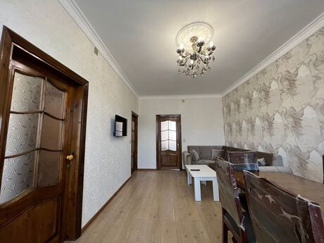 2 otaqlı köhnə tikili - İnşaatçılar m. - 55 m²