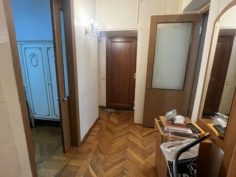 2-комн. вторичка - м. Элмляр Академиясы - 65 м²