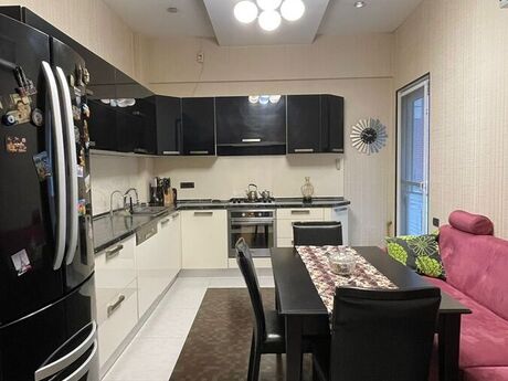 4-комн. новостройка - м. 28 мая - 178 м²