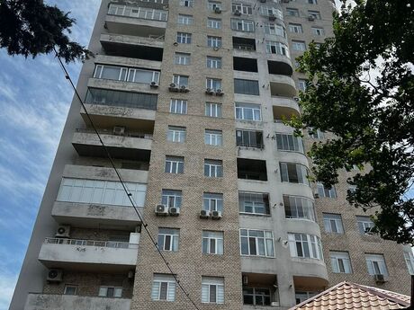 4-комн. новостройка - м. Элмляр Академиясы - 110 м²