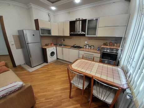 3 otaqlı yeni tikili - İnşaatçılar m. - 120 m²