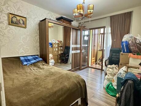 5-комн. вторичка - м. Иншаатчылар - 130 м²