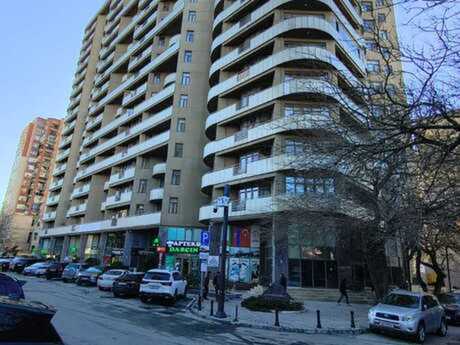 4-комн. новостройка - м. Элмляр Академиясы - 176 м²