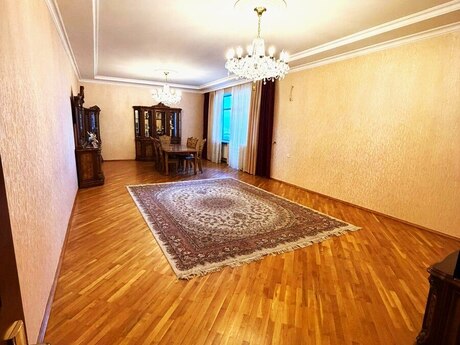 4-комн. новостройка - м. Элмляр Академиясы - 176 м²