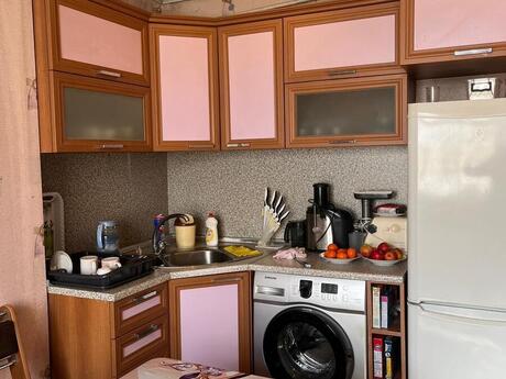2 otaqlı köhnə tikili - Yeni Günəşli q. - 67 m²