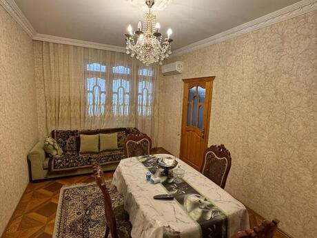 2 otaqlı köhnə tikili - 8 Noyabr m. - 47 m²