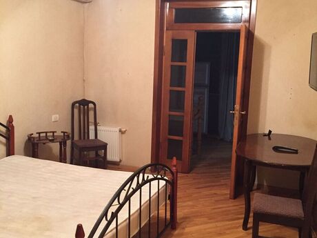2 otaqlı köhnə tikili - 28 May m. - 60 m²