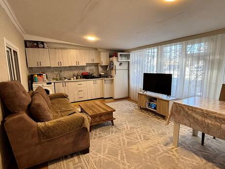 5 otaqlı həyət evi/bağ evi - 28 May m. - 65 m²