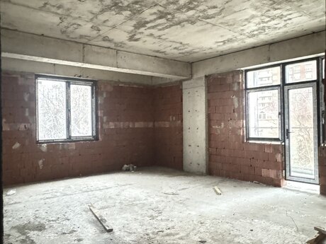 3-комн. новостройка - Насиминский  р. - 163 м²