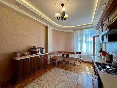 3 otaqlı yeni tikili - Elmlər Akademiyası m. - 140 m²