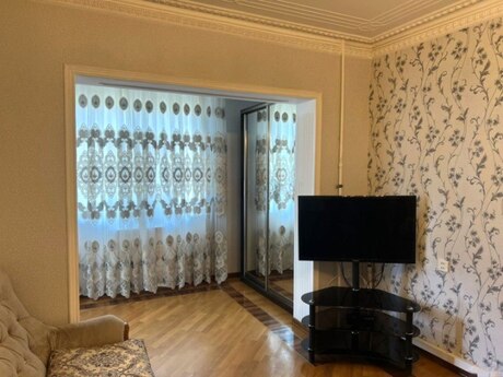 3-комн. вторичка - м. Азадлыг проспекти - 90 м²
