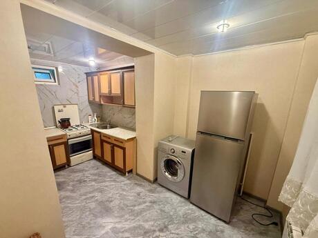 2-комн. вторичка - м. Элмляр Академиясы - 60 м²