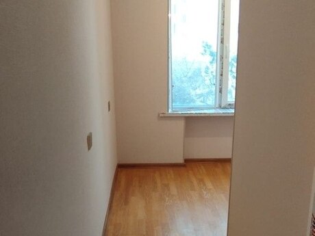 2 otaqlı köhnə tikili - Qara Qarayev m. - 31 m²