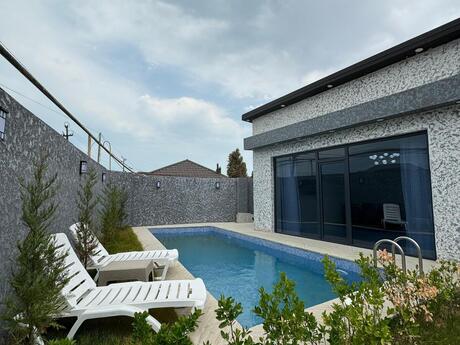4 otaqlı həyət evi/bağ evi - Mərdəkan q. - 220 m²