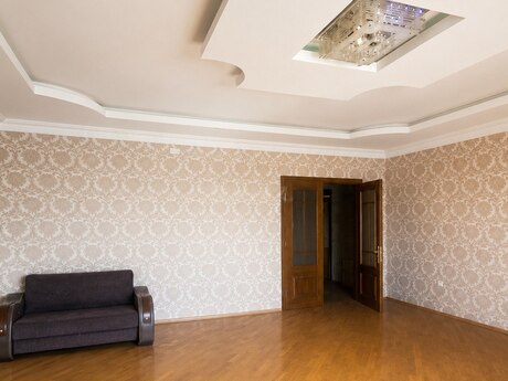 3-комн. новостройка - м. 20 января - 135 м²
