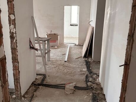 3-комн. новостройка - м. 28 мая - 92 м²