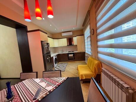 3 otaqlı köhnə tikili - Nizami m. - 90 m²