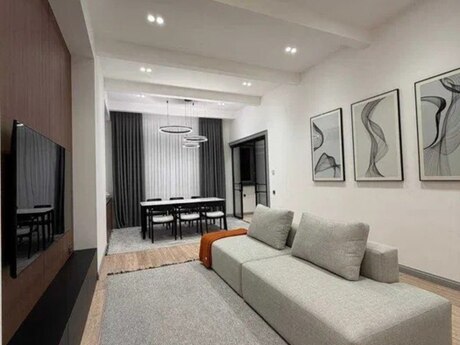 2-комн. новостройка - м. 28 мая - 70 м²