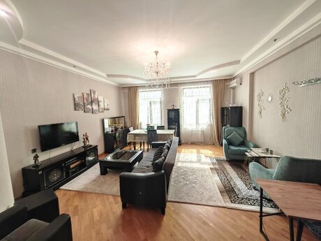 3-комн. новостройка - м. Низами - 140 м²