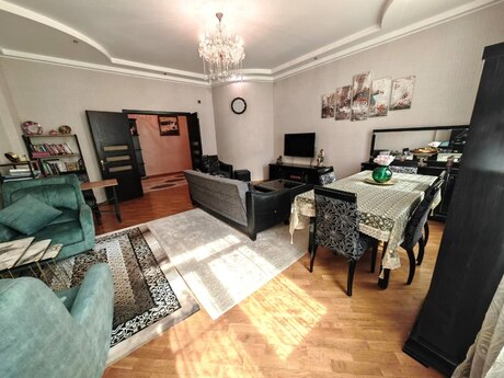 3-комн. новостройка - м. Низами - 140 м²