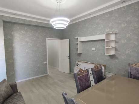 3-комн. новостройка - м. 28 мая - 100 м²