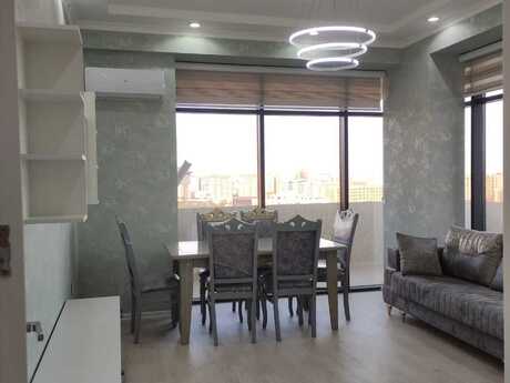 3-комн. новостройка - м. 28 мая - 100 м²