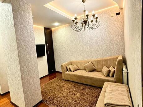 3-комн. новостройка - м. 28 мая - 115 м²