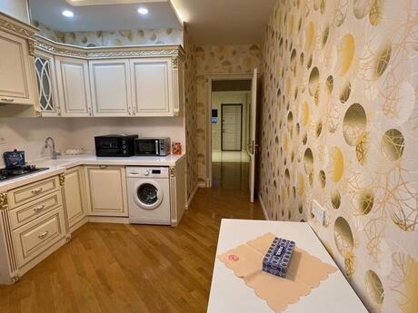2-комн. новостройка - м. 8 ноября - 110 м²