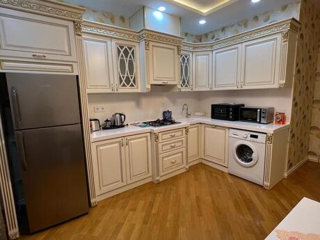 2-комн. новостройка - м. 8 ноября - 110 м²