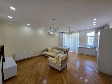 3-комн. новостройка - м. Элмляр Академиясы - 120 м²