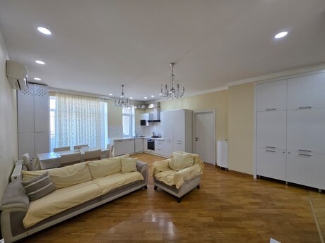 3-комн. новостройка - м. Элмляр Академиясы - 120 м²