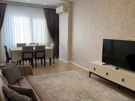 2-комн. новостройка - м. Ичеришехер - 74 м²