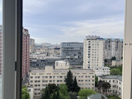 2-комн. новостройка - Насиминский  р. - 70 м²