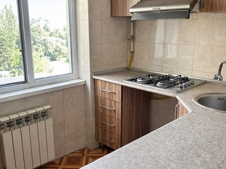 3-комн. вторичка - м. Нефтчиляр - 70 м²
